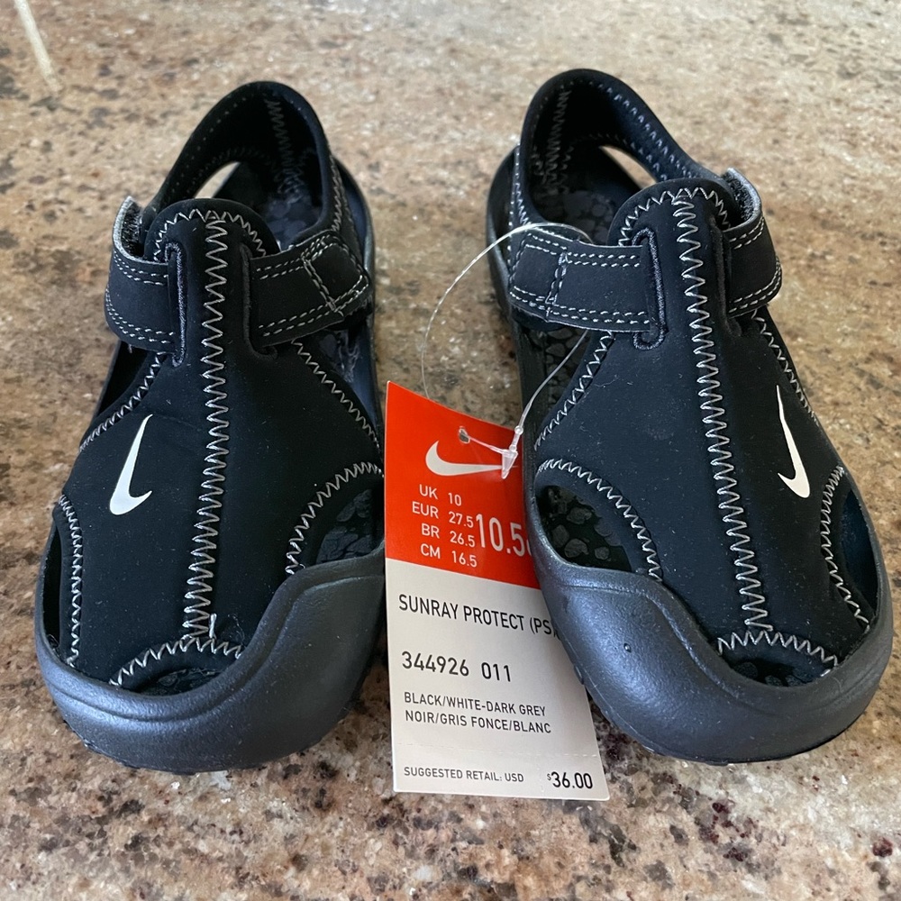 Nike toddler size 10.5 Sunray Protect sport sandals